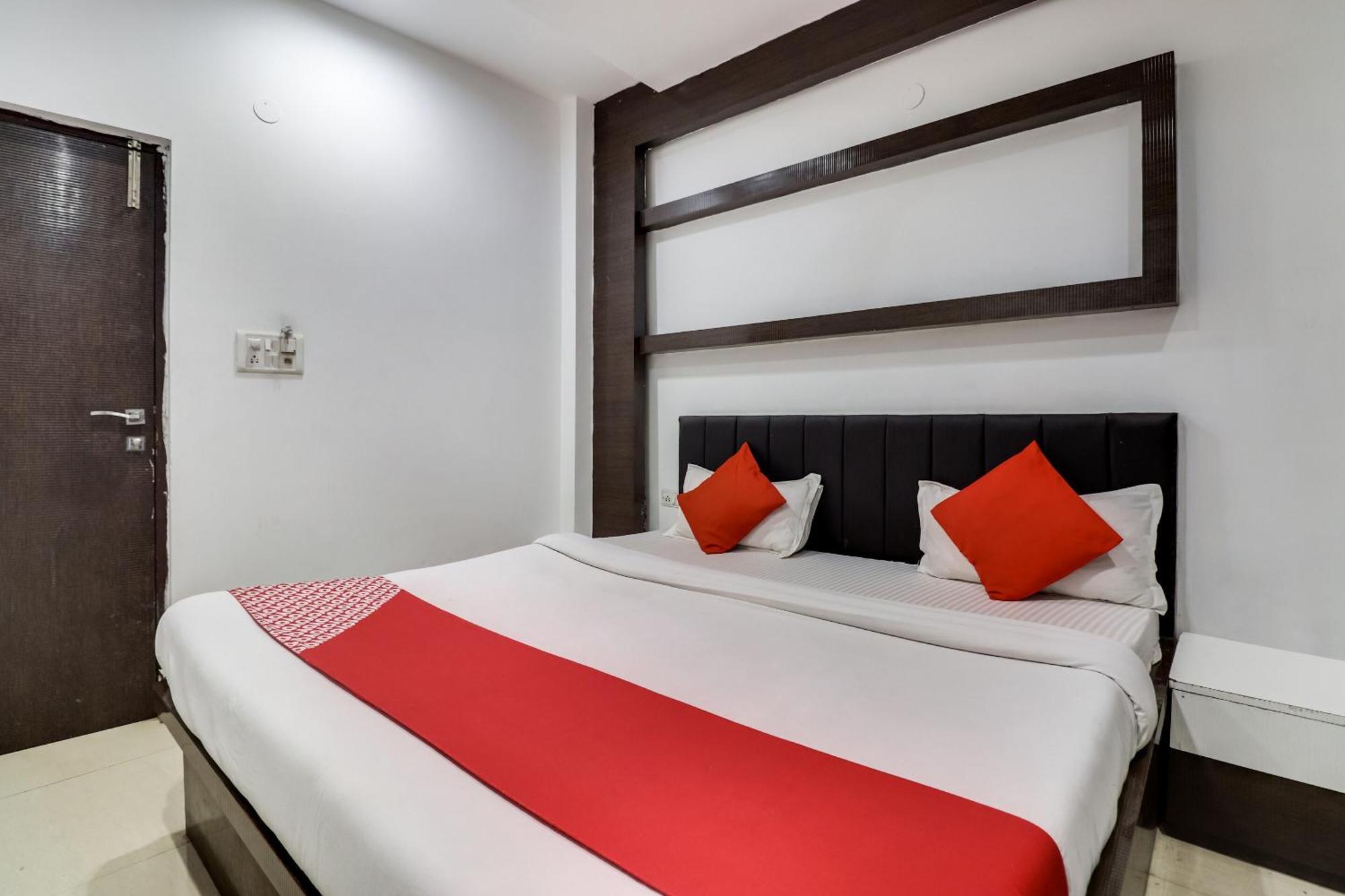 لاكناو Oyo Flagship Just-9 Inn Near Sahara Ganj Mall المظهر الخارجي الصورة