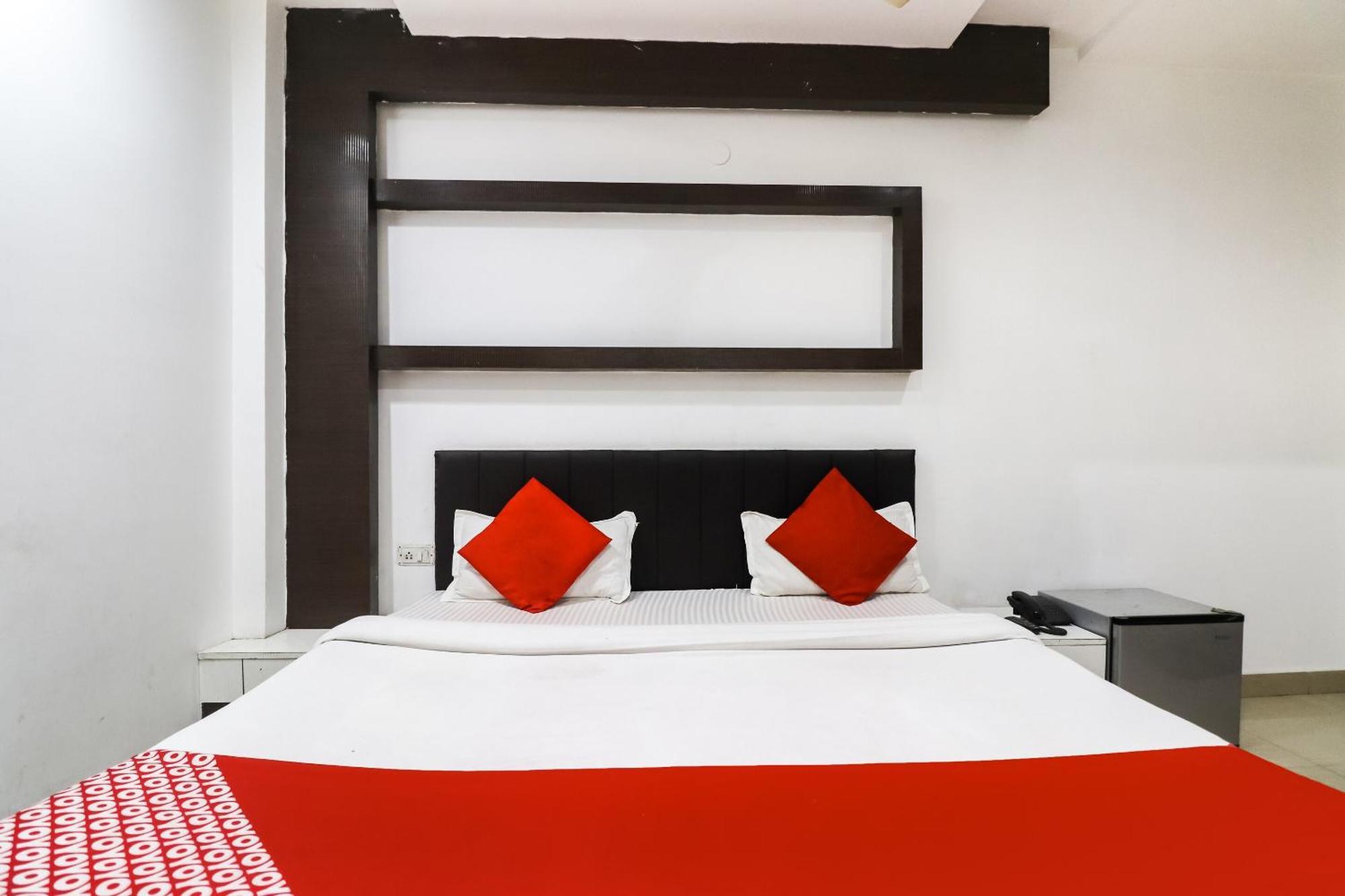 لاكناو Oyo Flagship Just-9 Inn Near Sahara Ganj Mall المظهر الخارجي الصورة